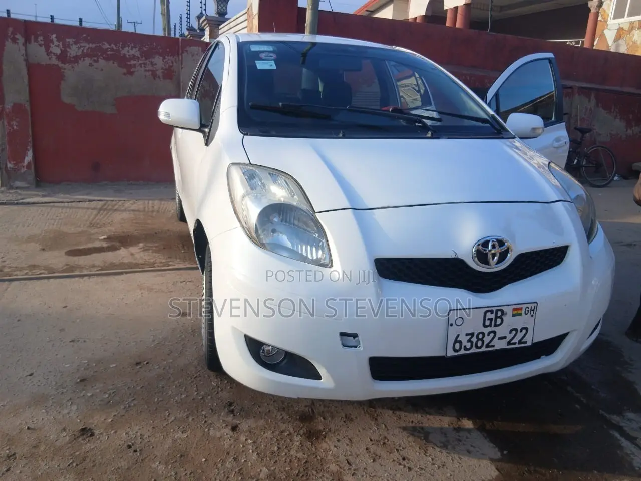 Toyota Vitz 2012 White