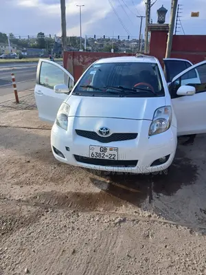 Toyota Vitz 2012 White