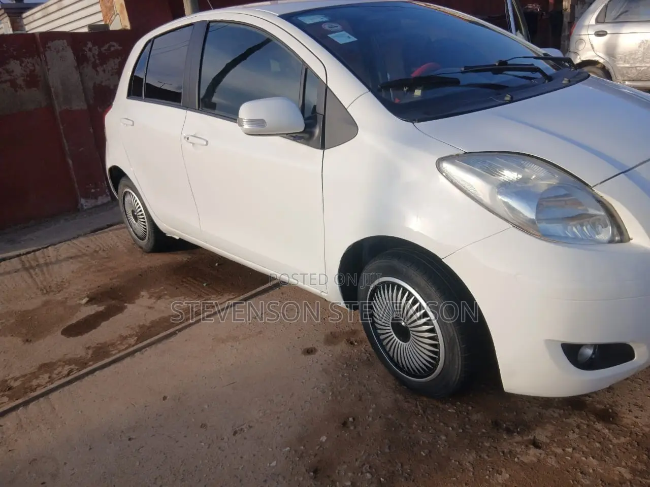Toyota Vitz 2012 White