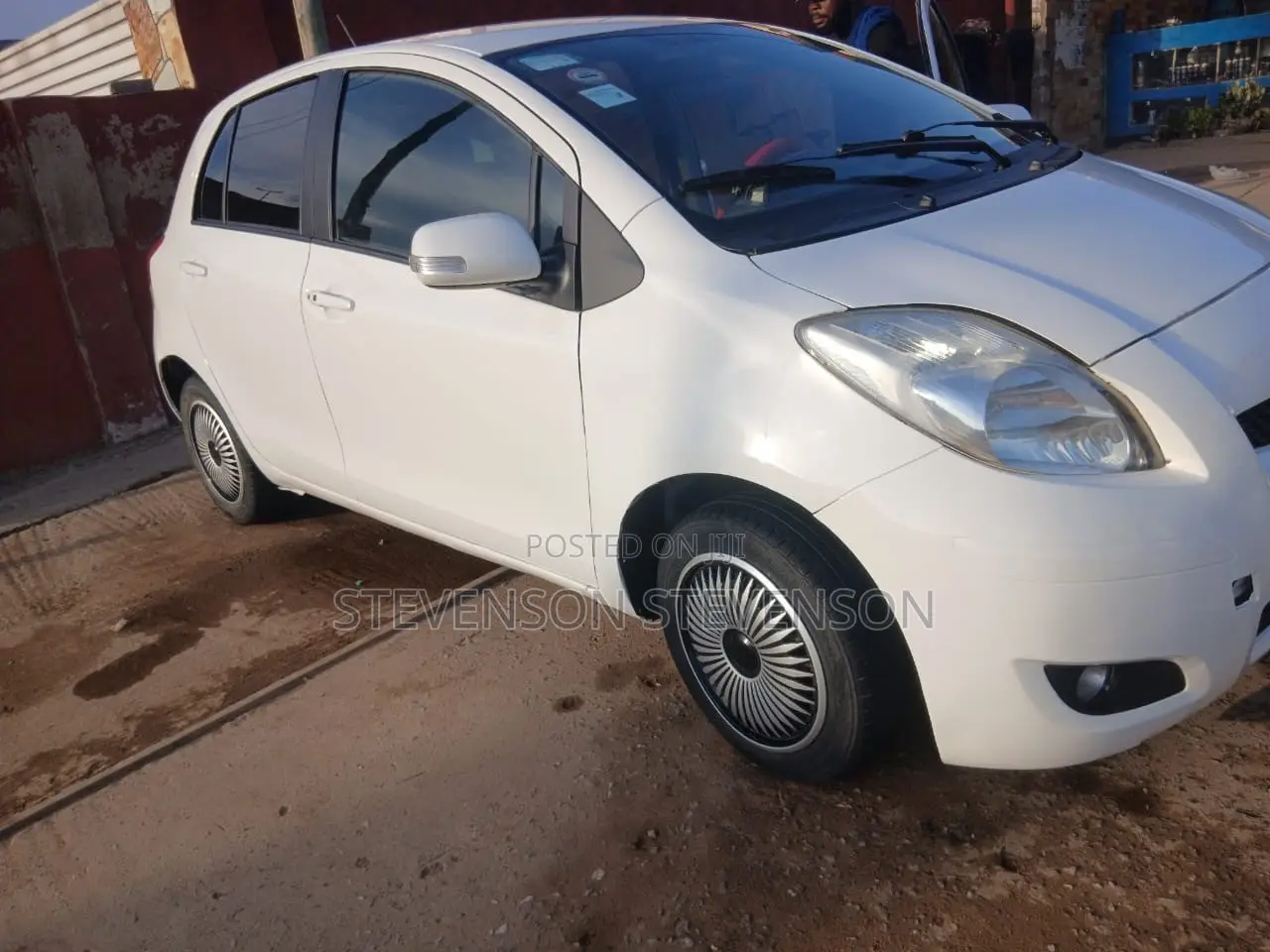Toyota Vitz 2012 White