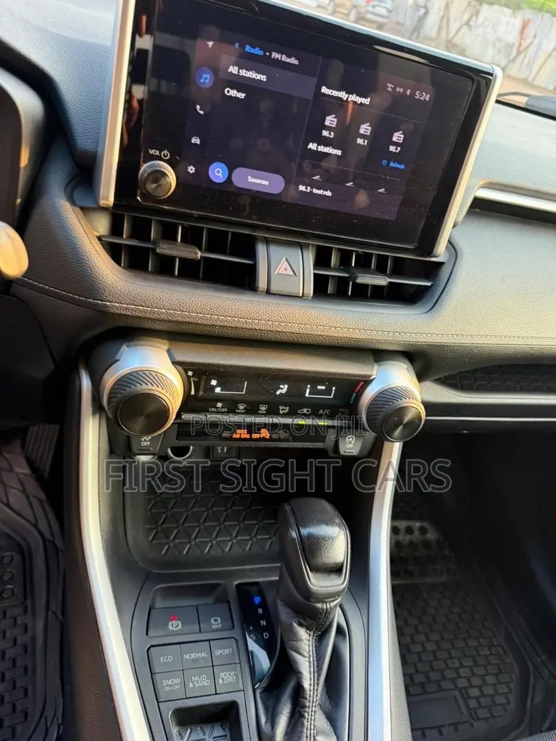 Toyota RAV4 LE AWD 2024 Black