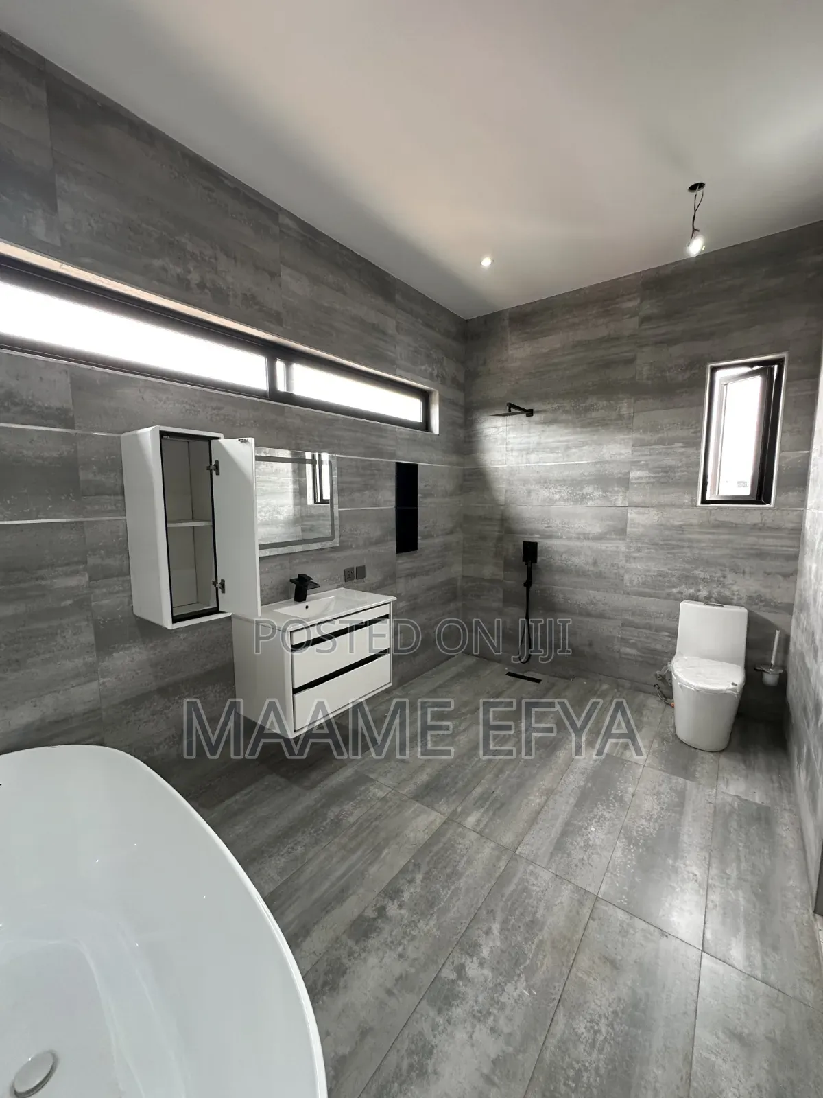 5bdrm House in East Legon Hills, Accra Metropolitan for sale