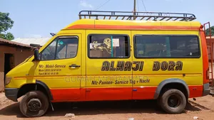 Mercedes-Benz Sprinter 2014 Yellow