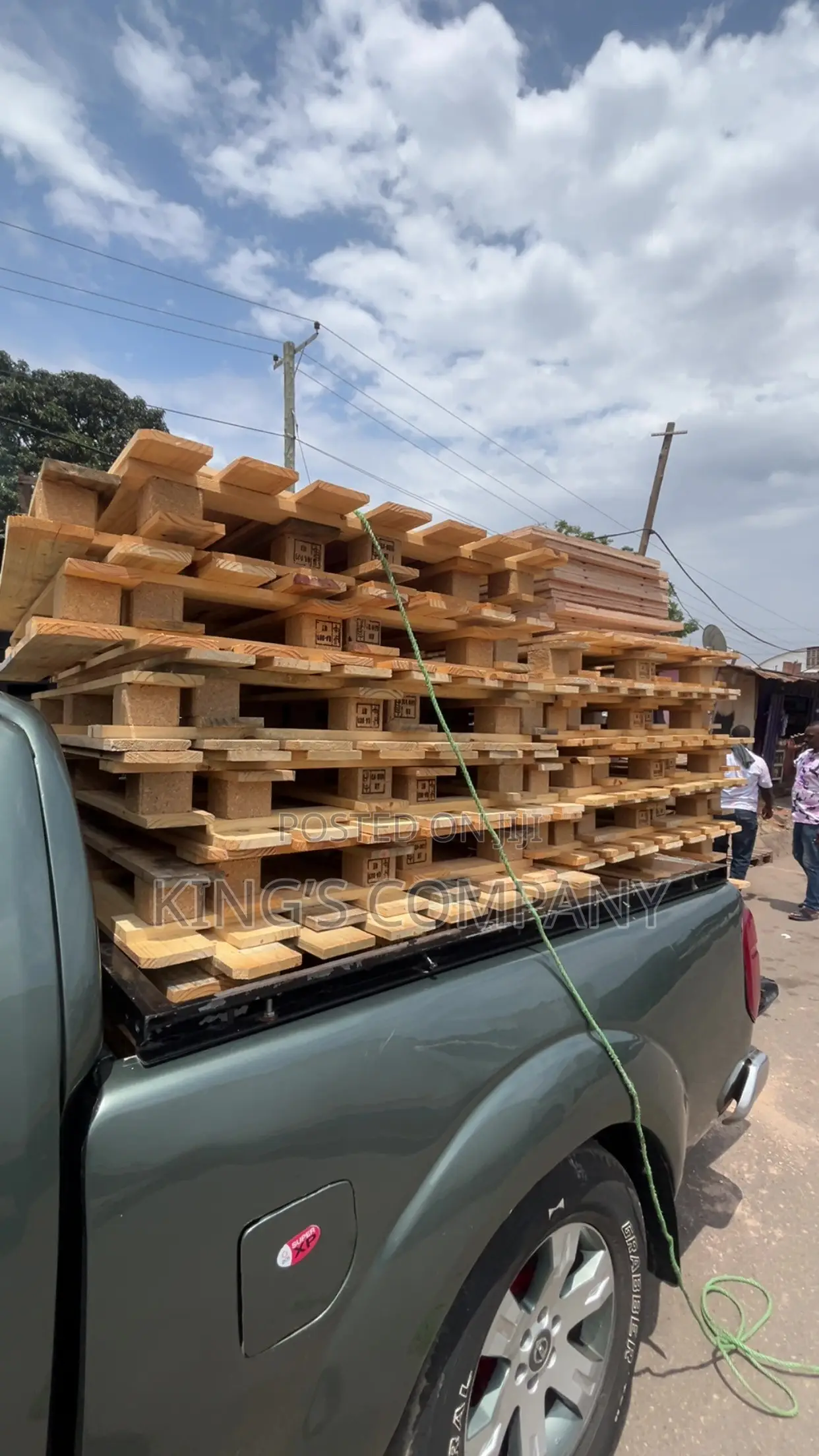 King’s Wooden Pallet