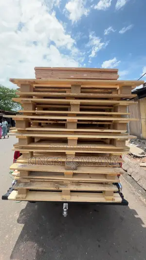 King’s Wooden Pallet