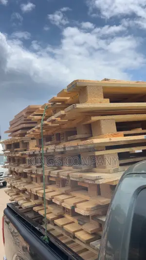 King’s Wooden Pallet