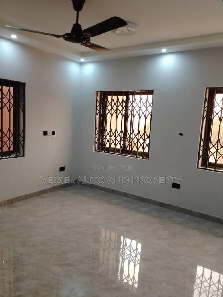 4bdrm House in Asheyie - Ampomah, Oyarifa Mall Area for sale