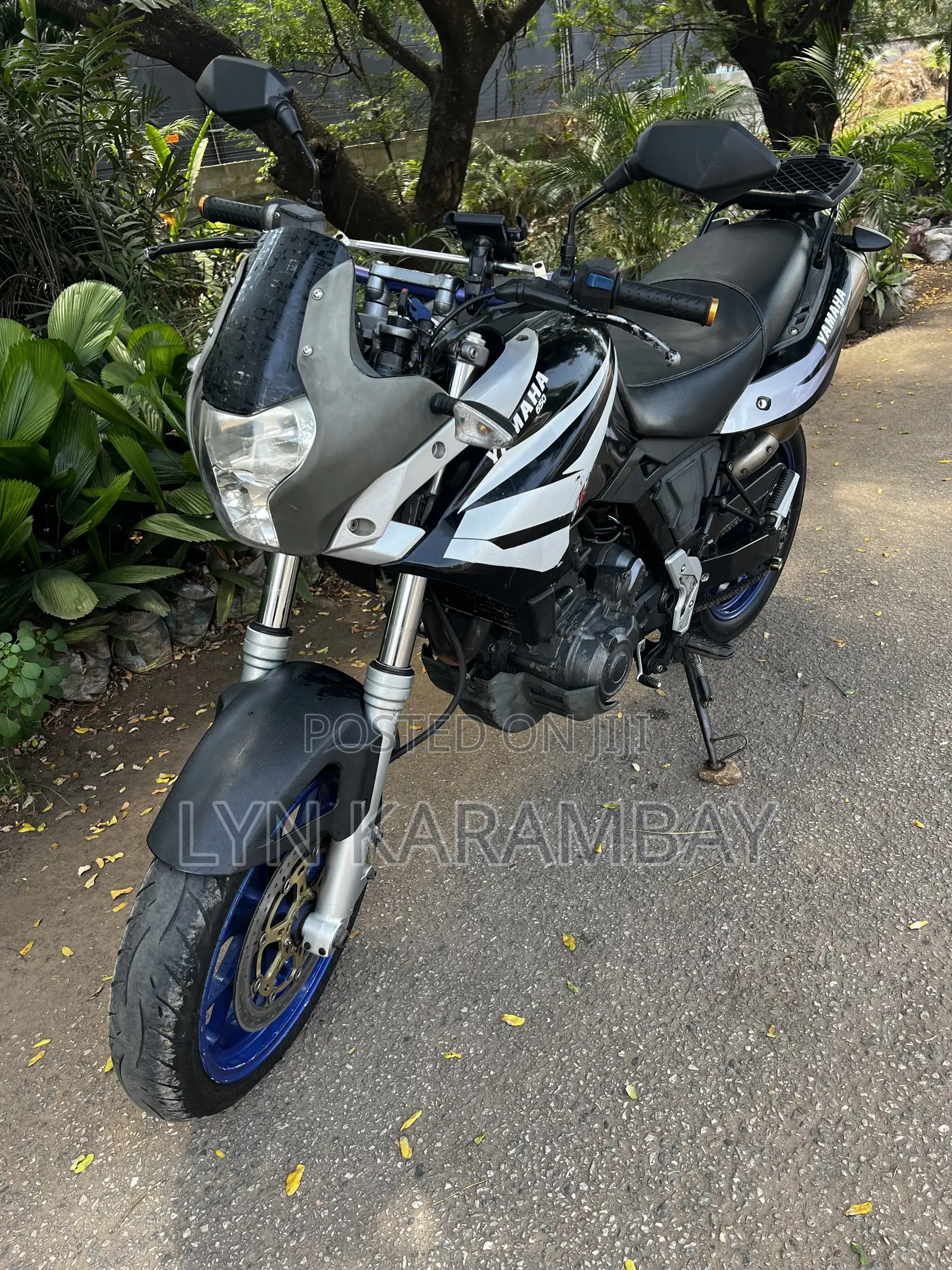 Yamaha 2012 Black