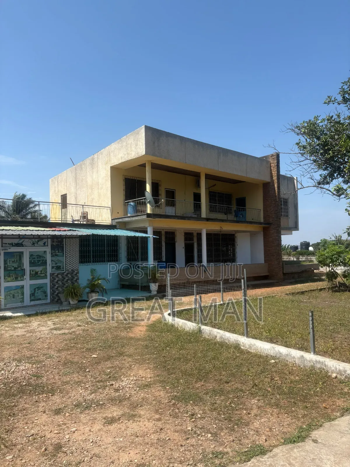 13bdrm House in Lartebiokorshie for sale