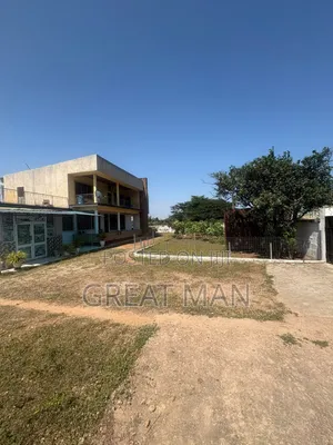 13bdrm House in Lartebiokorshie for sale