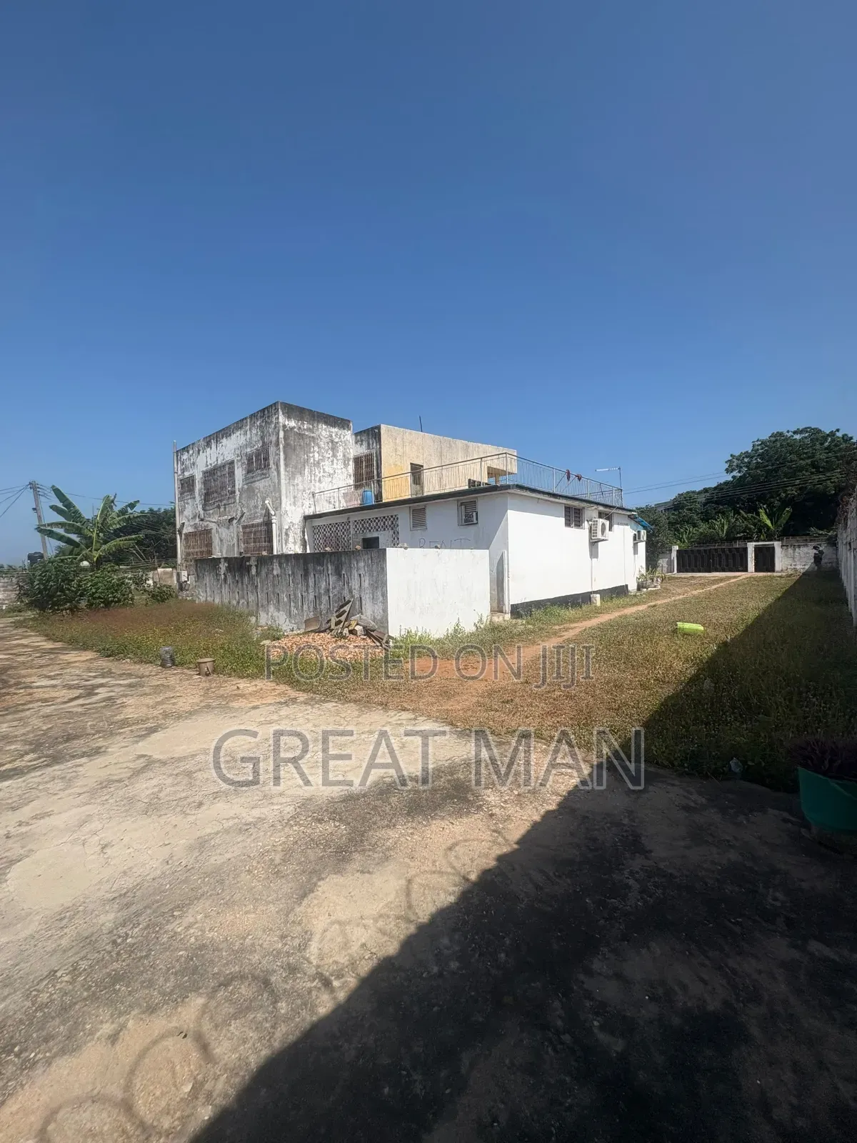 13bdrm House in Lartebiokorshie for sale
