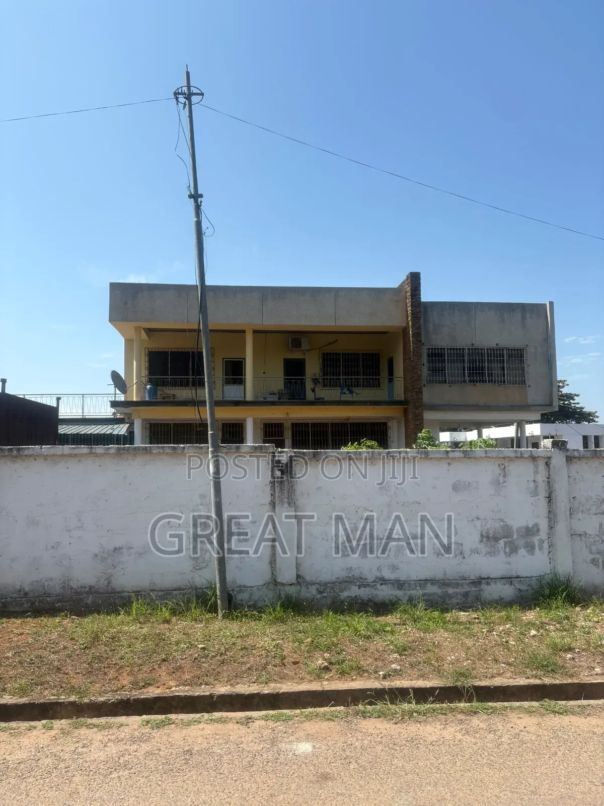 13bdrm House in Lartebiokorshie for sale