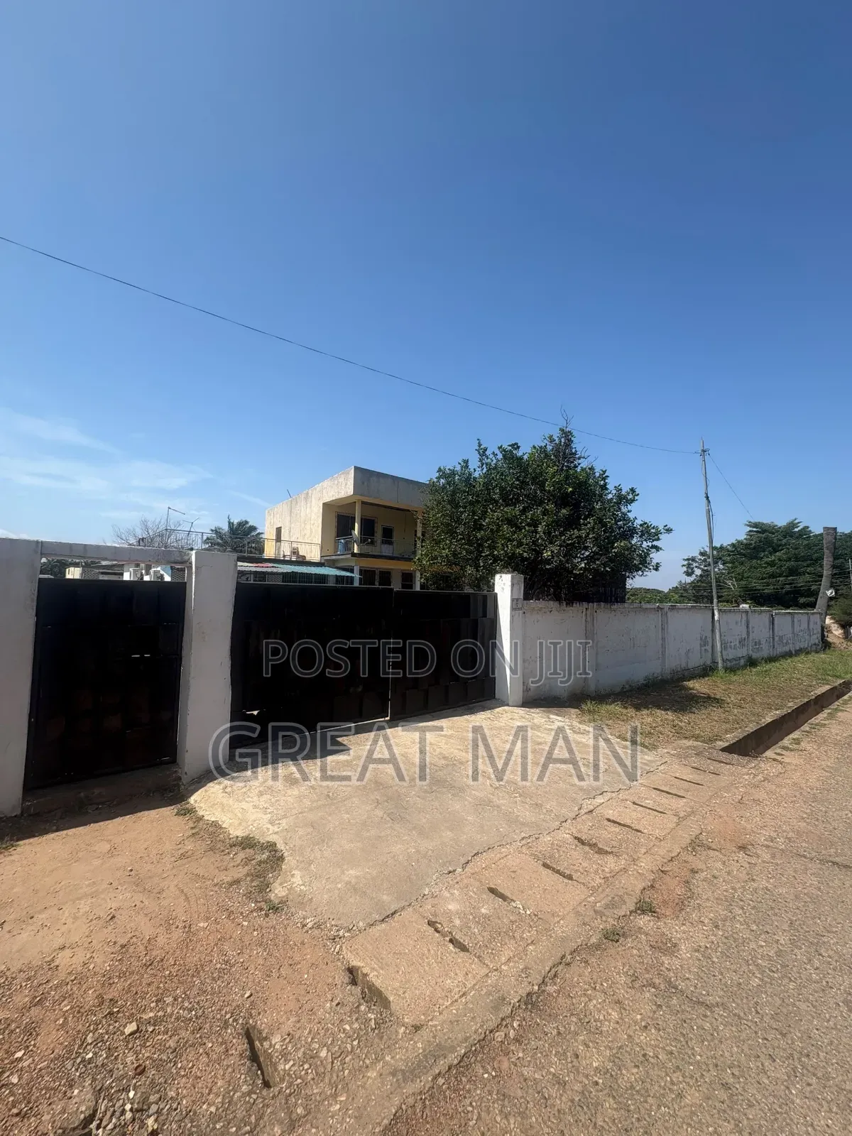 13bdrm House in Lartebiokorshie for sale