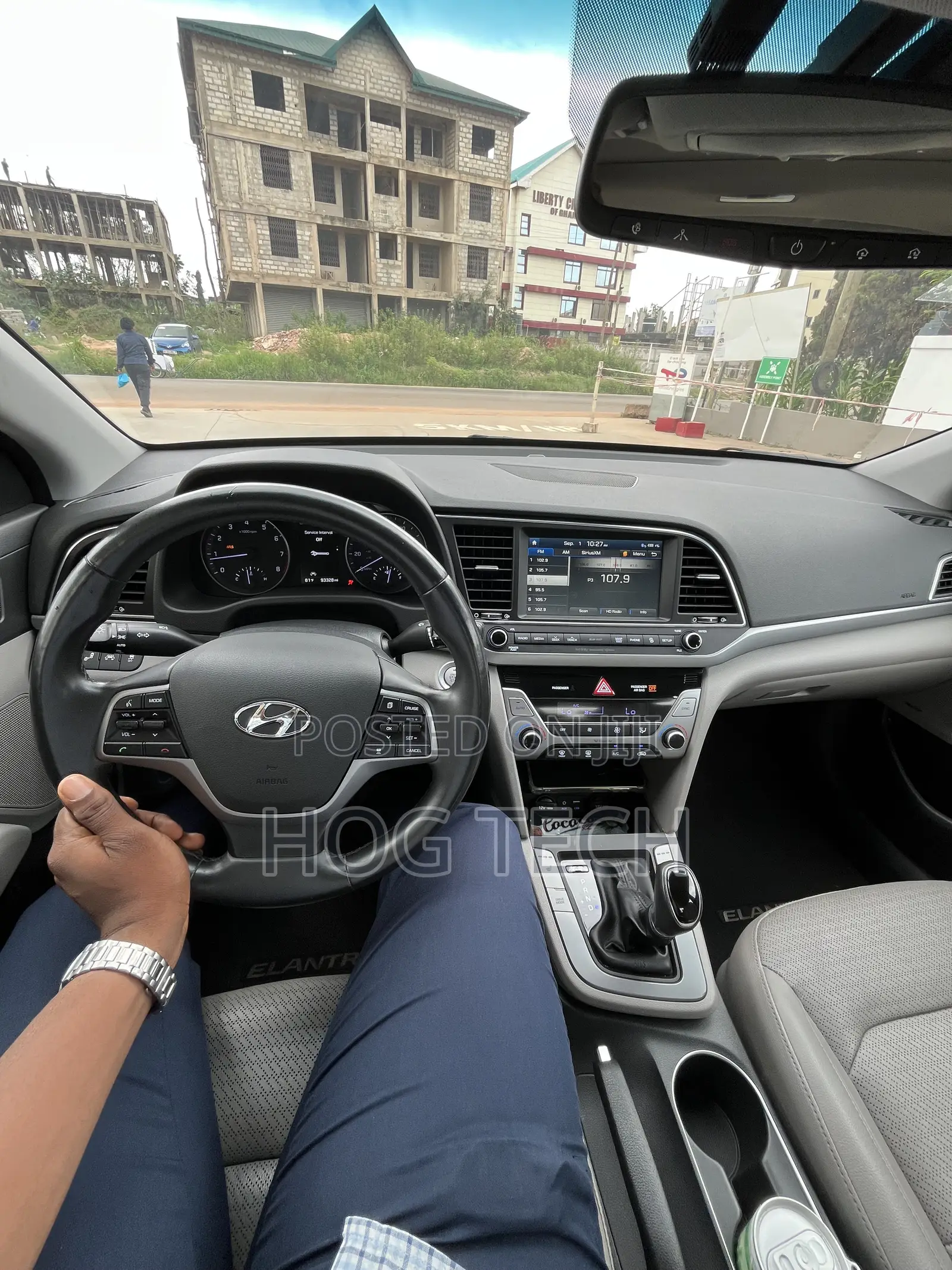Hyundai Elantra Limited Sedan FWD (2.0L 4cyl 6A) 2017 Silver