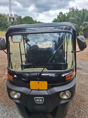 Bajaj RE 2025 Black