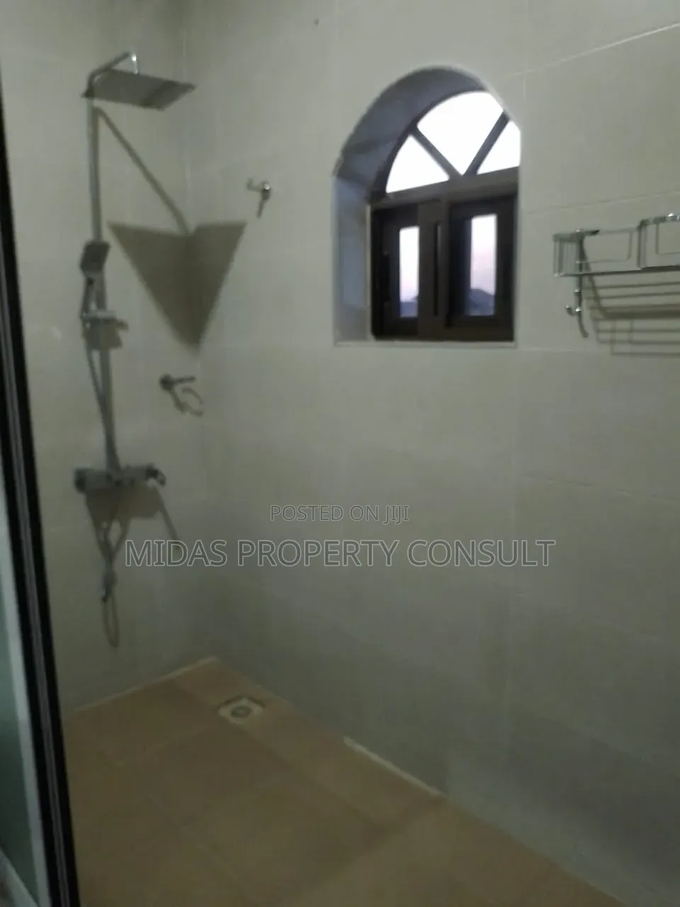 3bdrm Apartment in East Legon, Bawaleshie for rent
