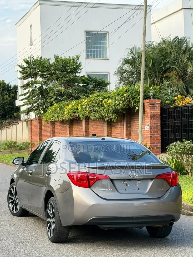 Toyota Corolla XSE (1.8L 4cyl 2A) 2018