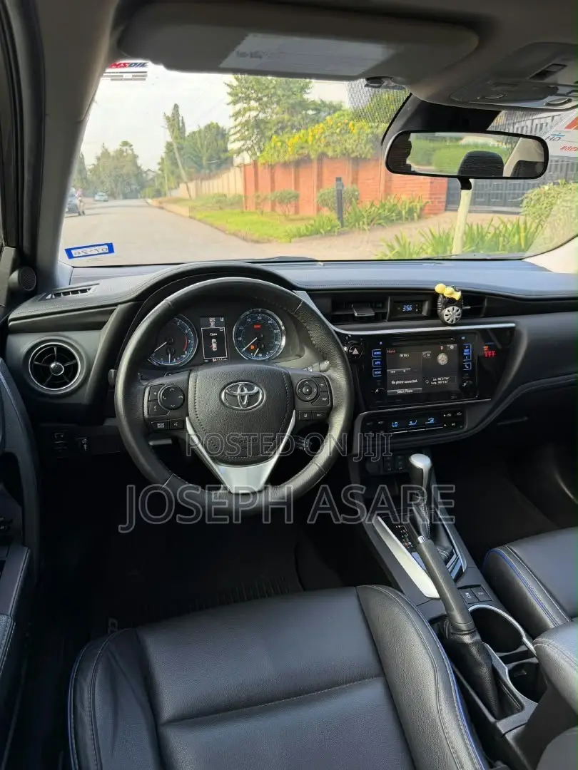 Toyota Corolla XSE (1.8L 4cyl 2A) 2018