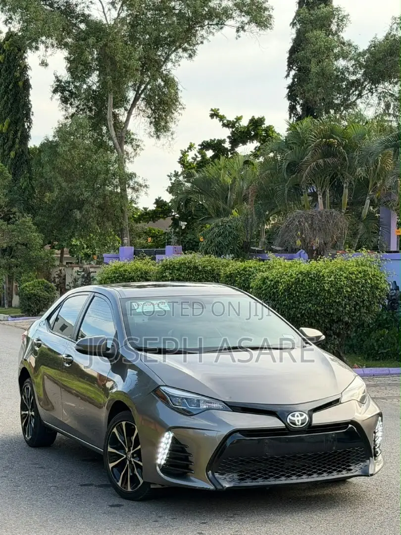 Toyota Corolla XSE (1.8L 4cyl 2A) 2018
