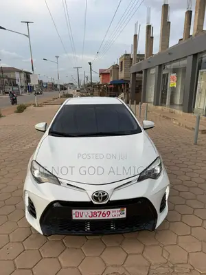 Toyota Corolla LE ECO 4dr Sedan (1.8L 4cyl CVT) 2017 White