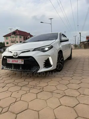 Toyota Corolla LE ECO 4dr Sedan (1.8L 4cyl CVT) 2017 White