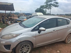 Ford Fiesta SE Sedan 2012 Silver