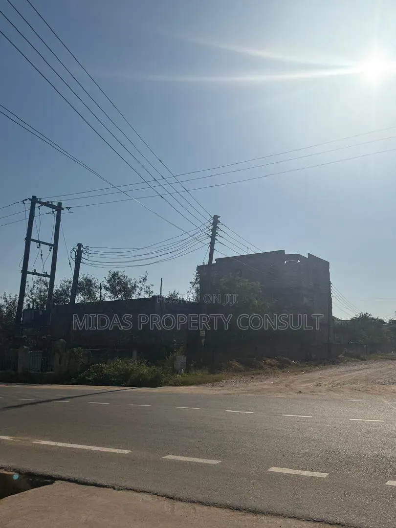 7 Plots of Land for Sale at East Airport