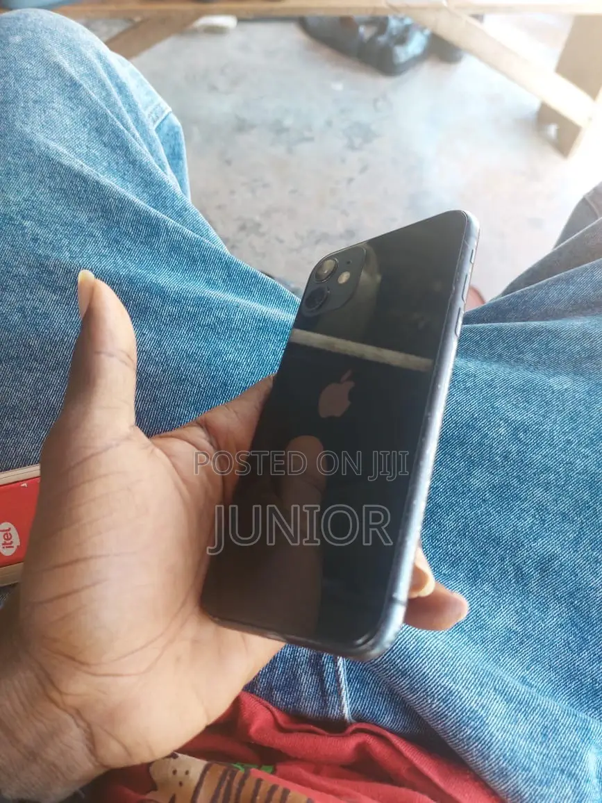Apple iPhone 11 64 GB Black