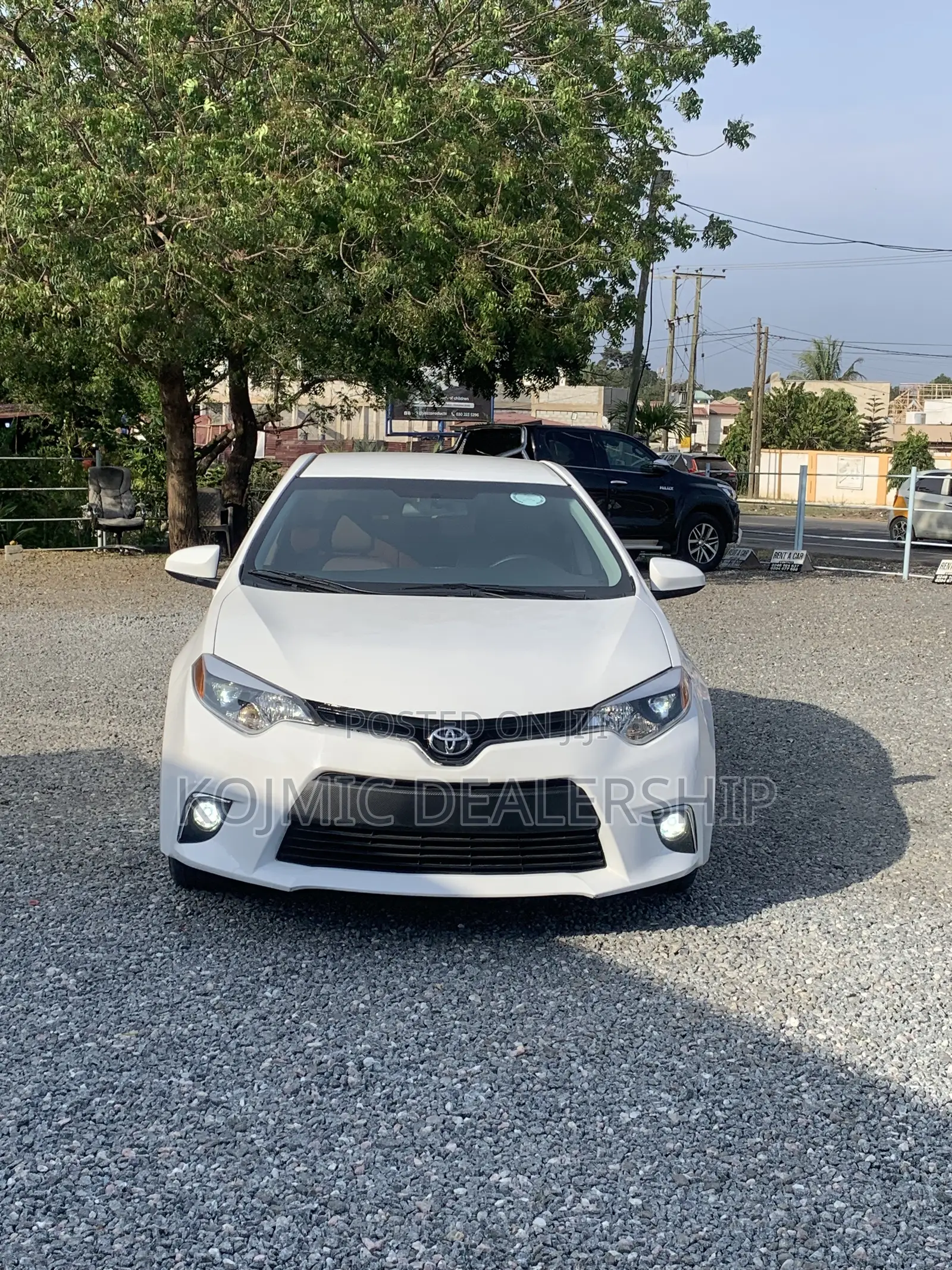 Toyota Corolla LE 4dr Sedan (1.8L 4cyl CVT) 2016 White