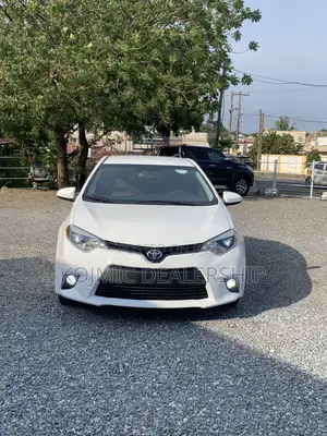 Toyota Corolla LE 4dr Sedan (1.8L 4cyl CVT) 2016 White