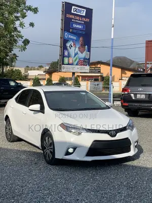 Toyota Corolla LE 4dr Sedan (1.8L 4cyl CVT) 2016 White