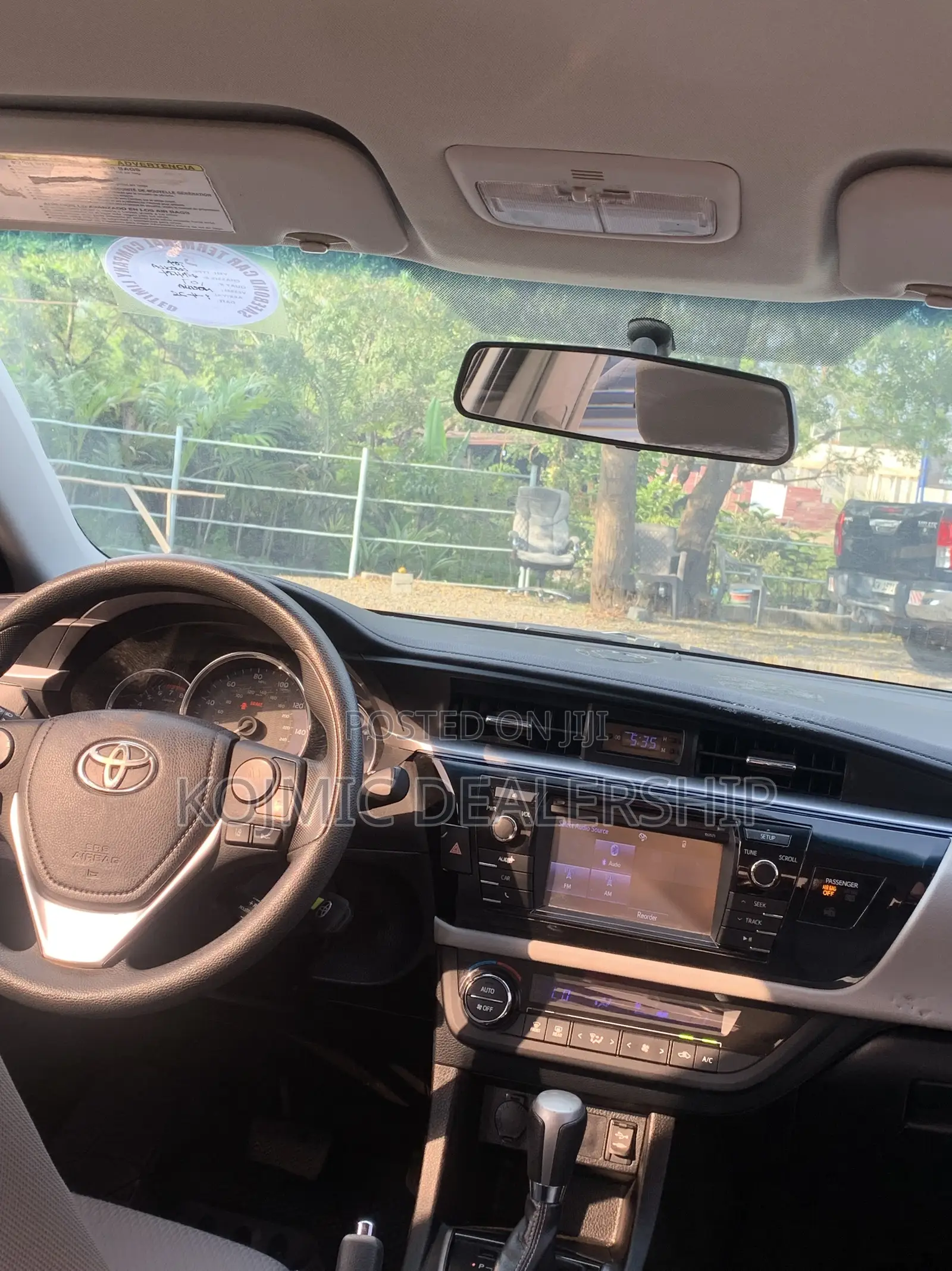Toyota Corolla LE 4dr Sedan (1.8L 4cyl CVT) 2016 White