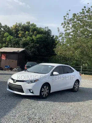Toyota Corolla LE 4dr Sedan (1.8L 4cyl CVT) 2016 White