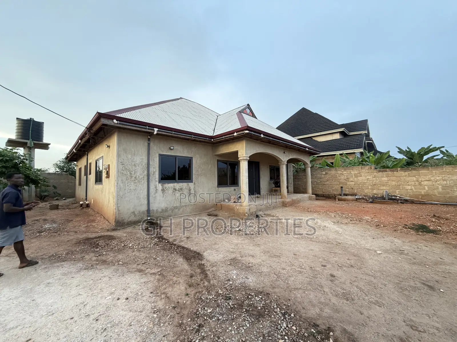 4bdrm House in Kotwi Ampaame No2, Atwima Kwanwoma for sale