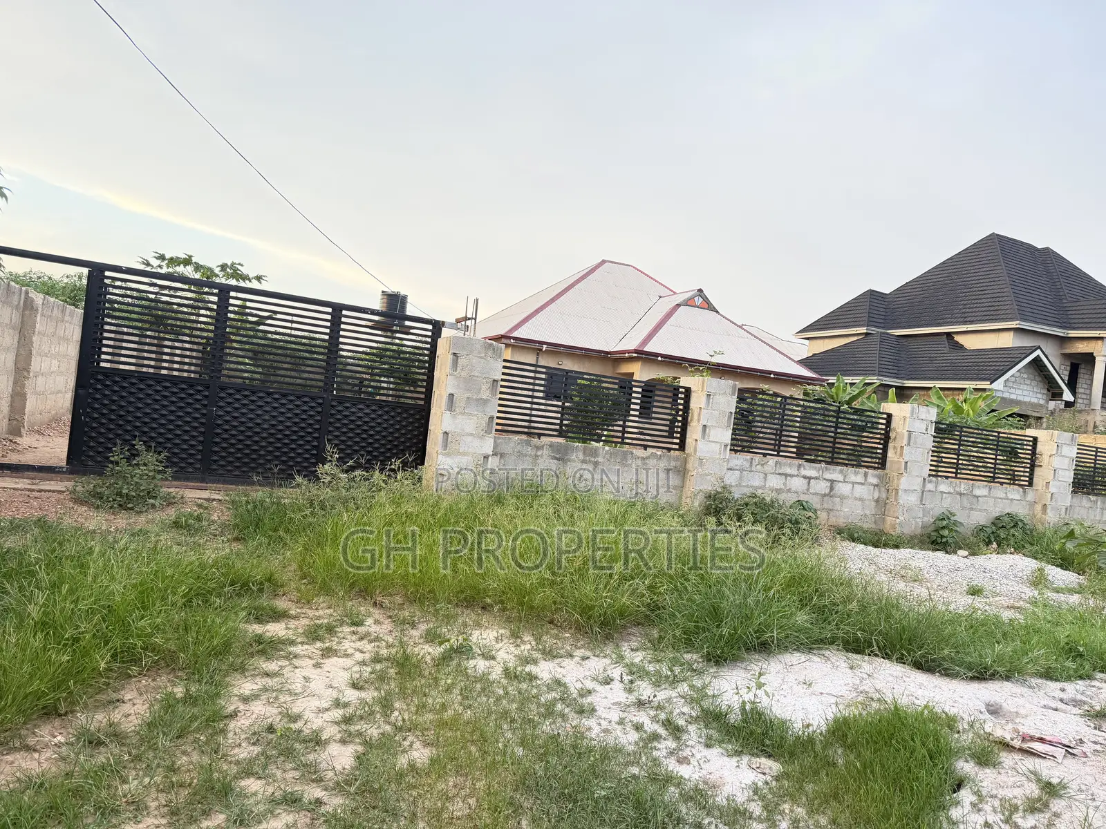 4bdrm House in Kotwi Ampaame No2, Atwima Kwanwoma for sale