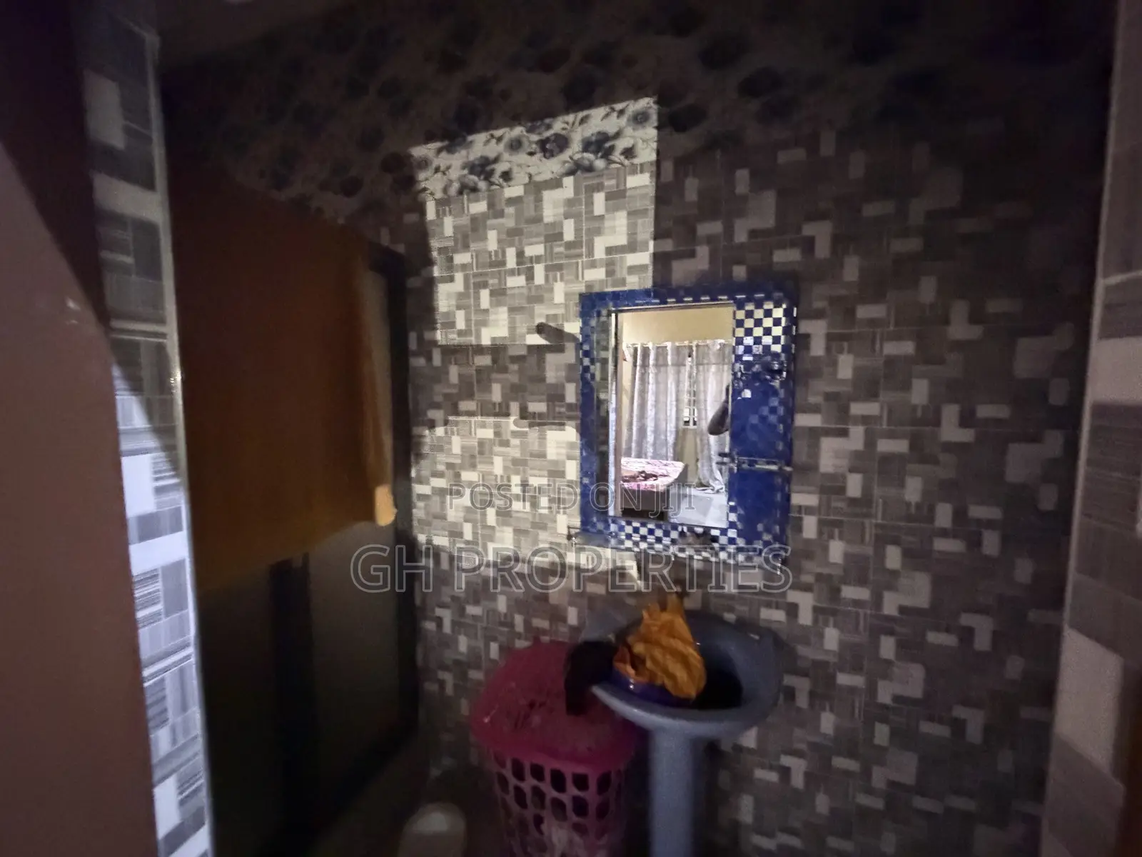 4bdrm House in Kotwi Ampaame No2, Atwima Kwanwoma for sale