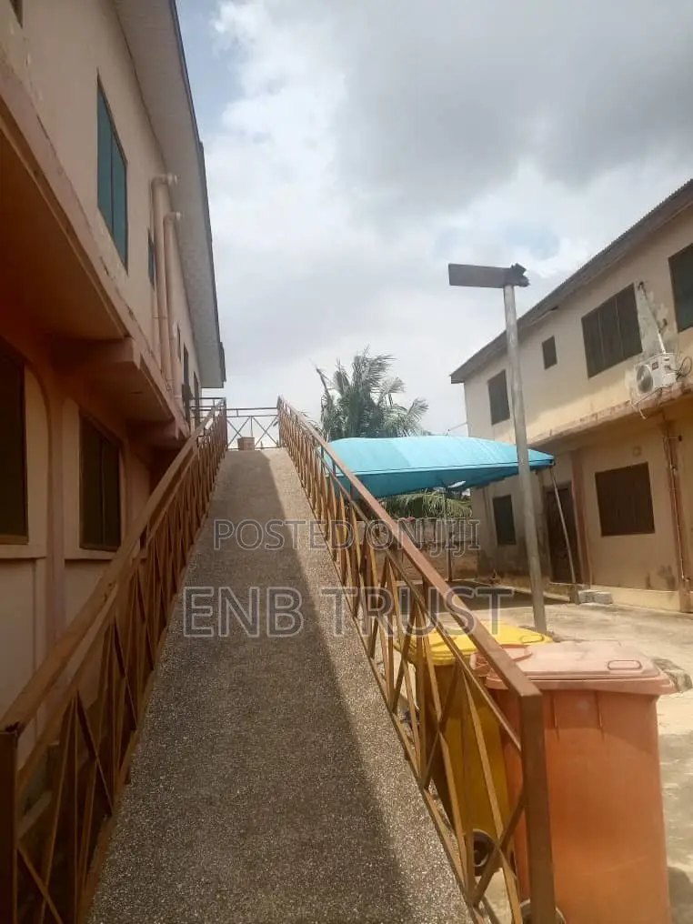 20bdrm Apartment in Last Stop for sale