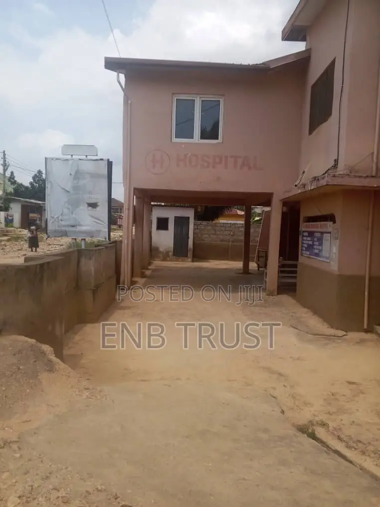 20bdrm Apartment in Last Stop for sale