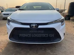 Toyota Corolla LE 2020 White