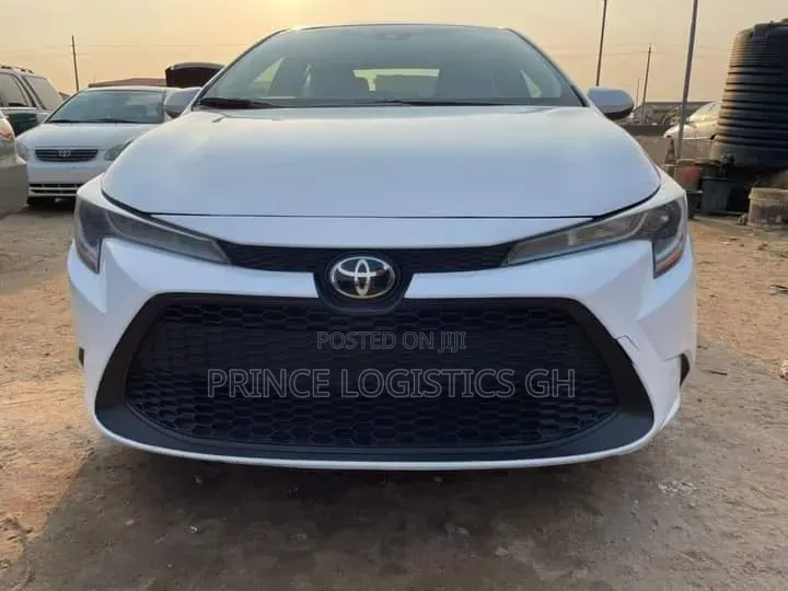 Toyota Corolla LE 2020 White