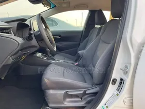Toyota Corolla LE 2020 White