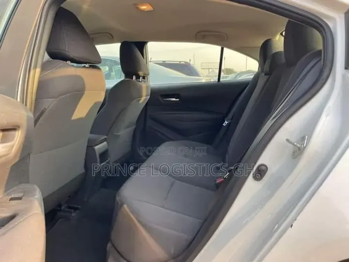 Toyota Corolla LE 2020 White