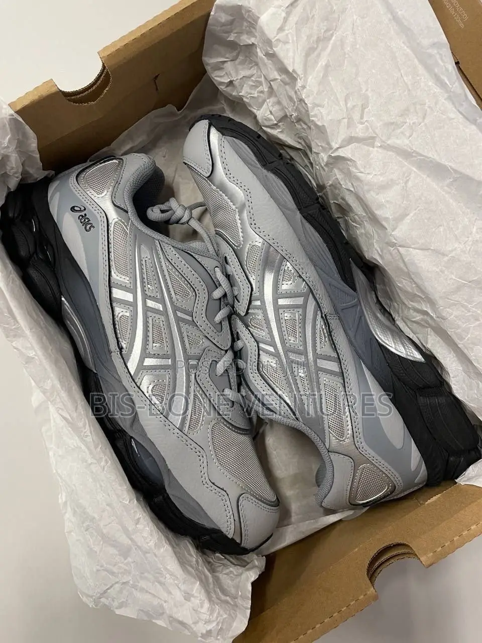 Asics Sneakers