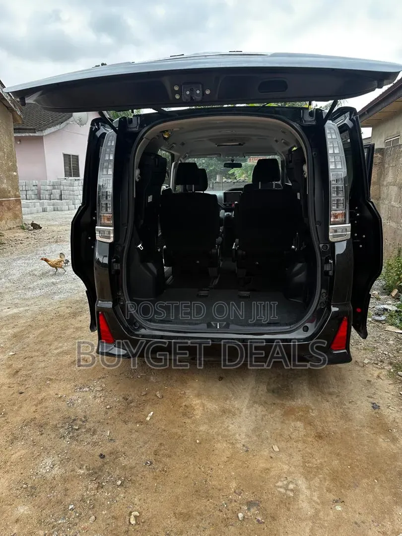 Toyota Voxy SV Premium 2014 Black