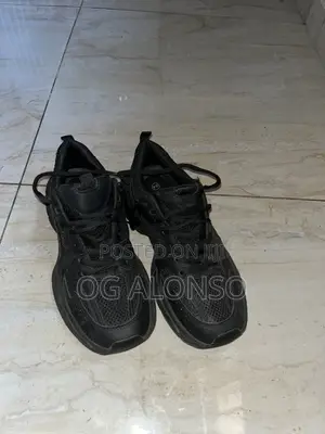 Black New Balance