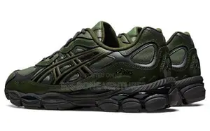Asics Sneakers