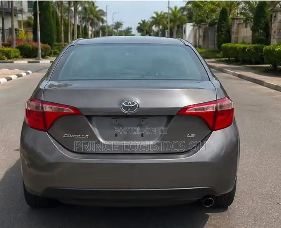 Toyota Corolla LE (1.8L 4cyl 2A) 2018 Brown