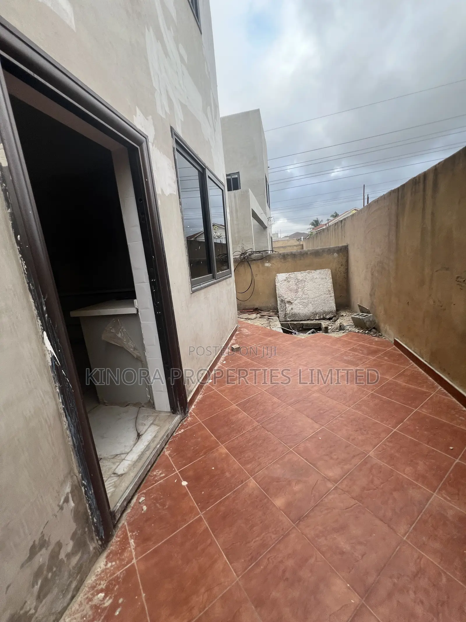 4bdrm Duplex in East Legon for rent