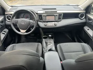 Toyota RAV4 XLE AWD (2.5L 4cyl 6A) 2013 White