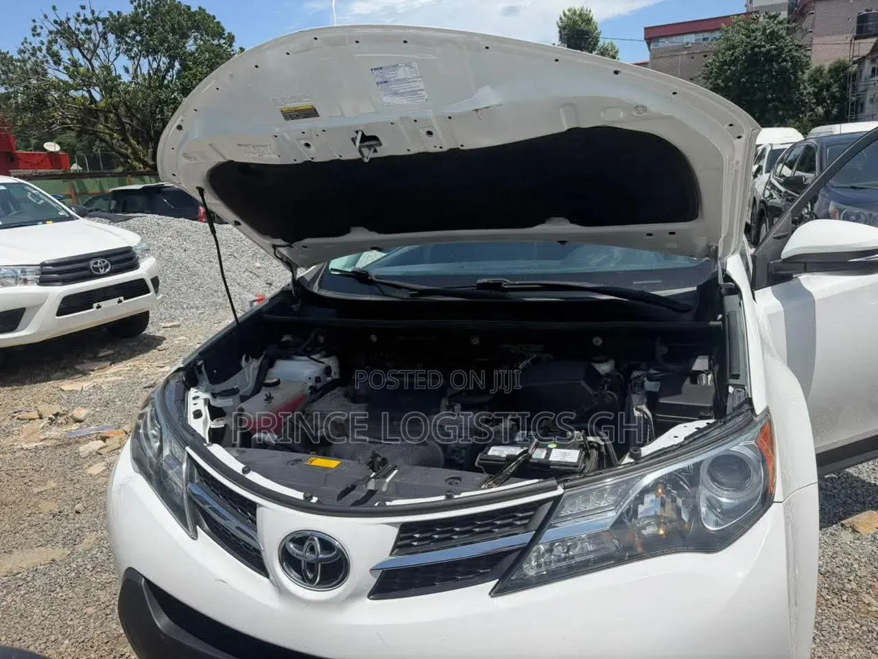 Toyota RAV4 XLE AWD (2.5L 4cyl 6A) 2013 White
